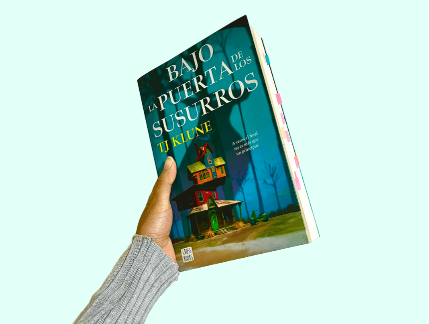 Libro Bajo la puerta de los susurros - Reseña