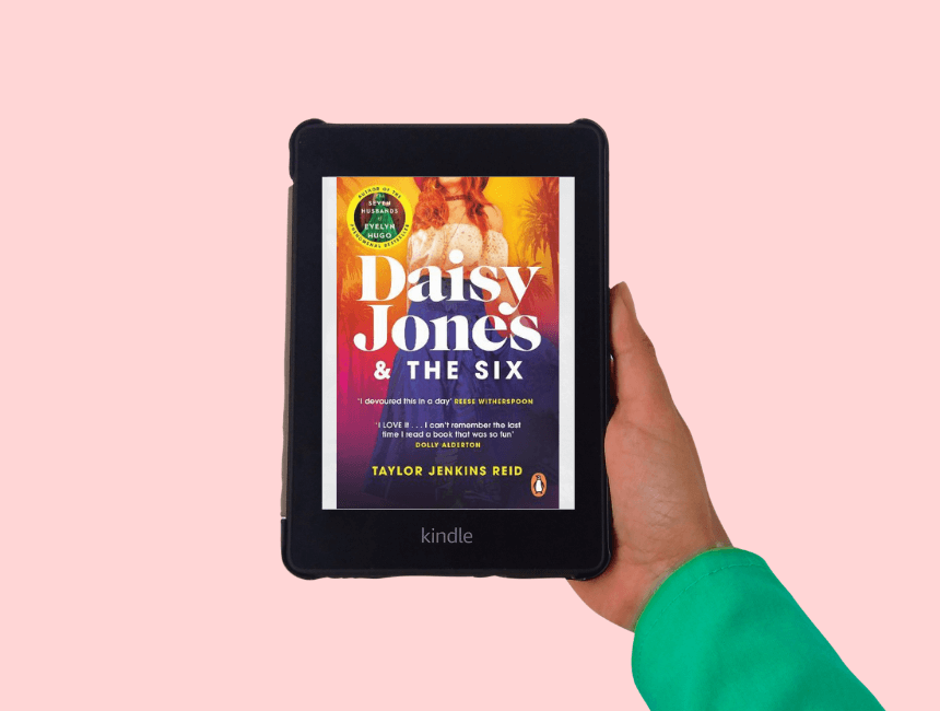 Libro: Todos quieren a Daisy Jones - Reseña en librodil.com por andrearospina